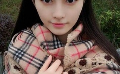 迪士尼关闭前数千游客冒雨涌入